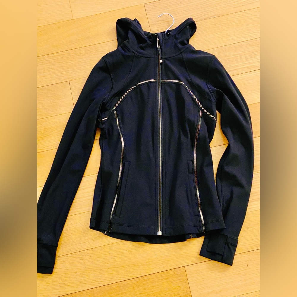 Lululemon Define hooded jacket -limited edition gold. Size 6.